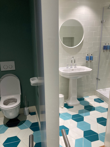 Bathroom 4, Hôtel Saint Christophe, Loire-Atlantique