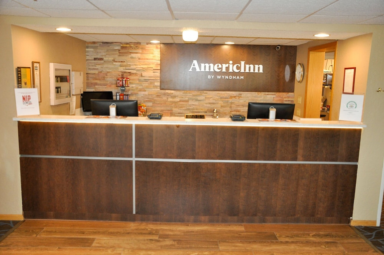 Public Area 2, AmericInn by Wyndham Clear Lake, Cerro Gordo