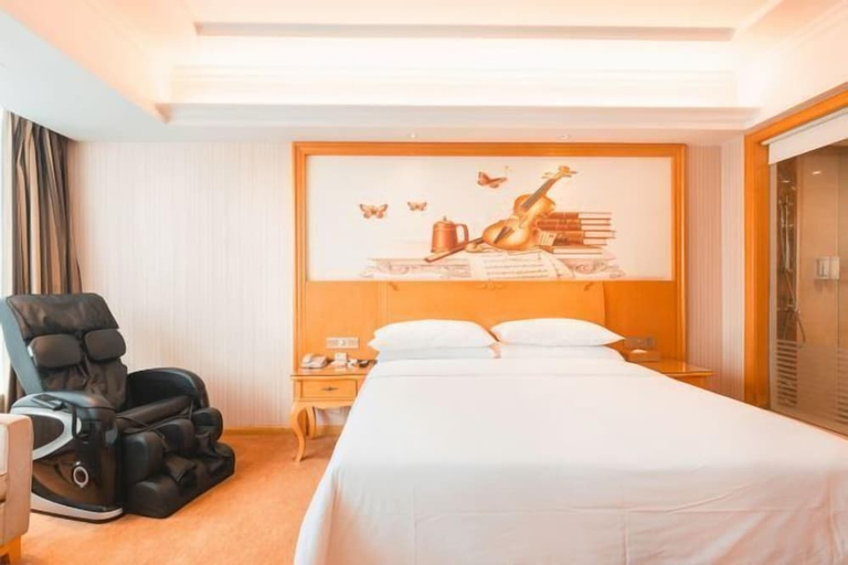 Bedroom 2, Vienna Hotel (Jiujiang Railway Station), Jiujiang