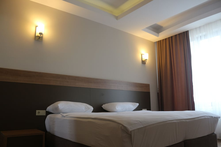 Bedroom 2, Longoz Hotel, Demirköy