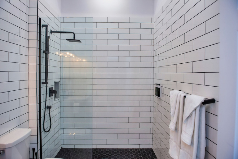 Bathroom 3, Terrace Suites, Parry Sound