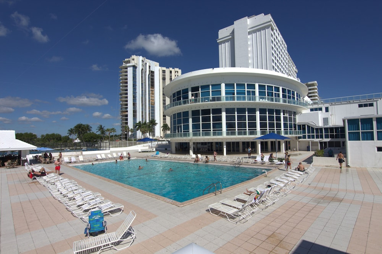 Sport & Beauty, Castle Beach Suites by MiaRentals, Miami-Dade