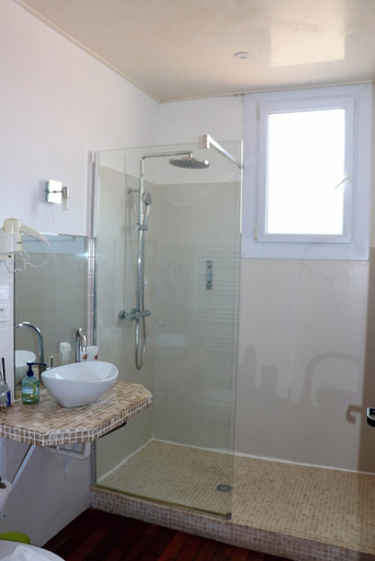 Bathroom, Hôtel Océan, Landes