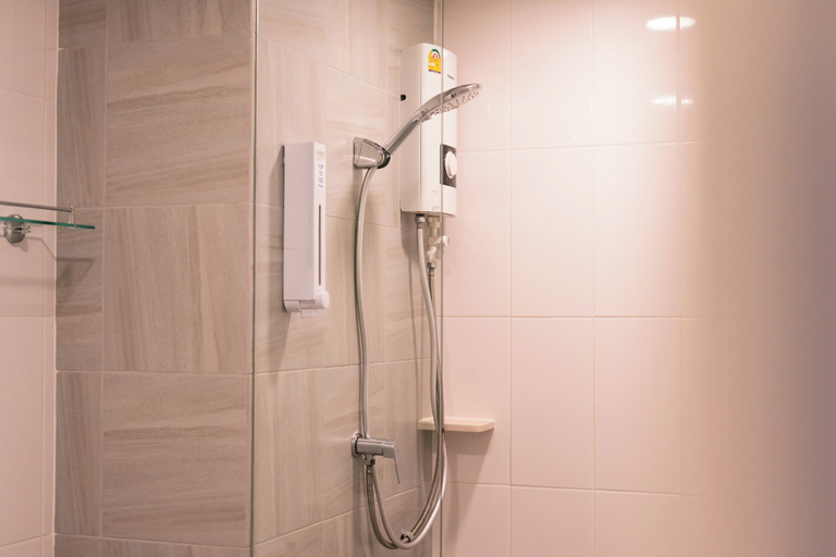 Bathroom 3, One Budget Chiangrai Phahonyothin, Muang Chiang Rai