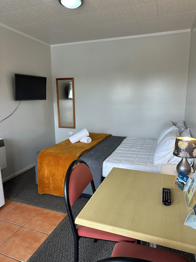 Bedroom 2, Franz Josef Top 10 Holiday Park, Westland