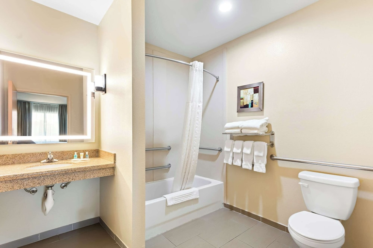 Bathroom 4, Comfort Suites Gulfport Central, Harrison