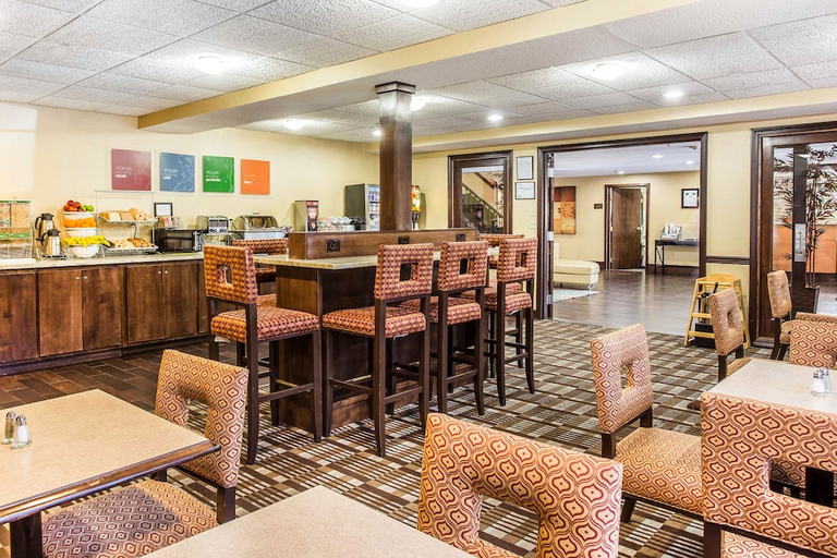 Food & Drinks 4, Comfort Inn & Suites Ballpark Area, Cobb