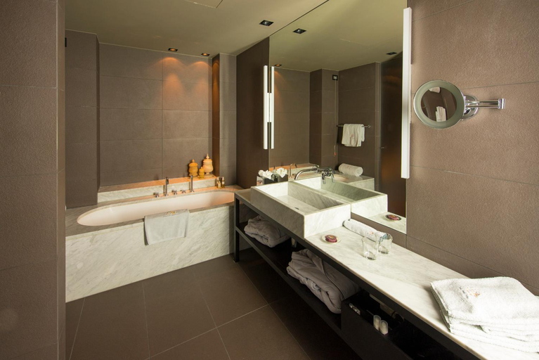 Bathroom 5, Parc Hotel Billia, Aosta