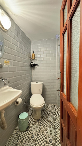 Bathroom, Callisto Pub & Kitchen & Hotel, Antalya
