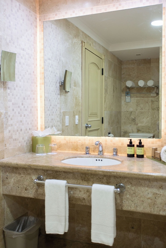 Bathroom 5, Sandos Cancún All Inclusive - Adults Only, Benito Juárez