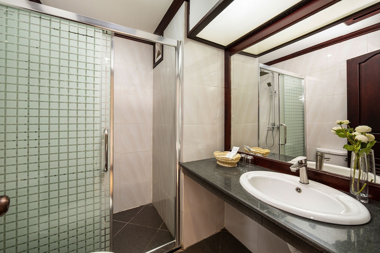 Bathroom 4, Vientiane Golden Sun Hotel & Spa, Vientiane