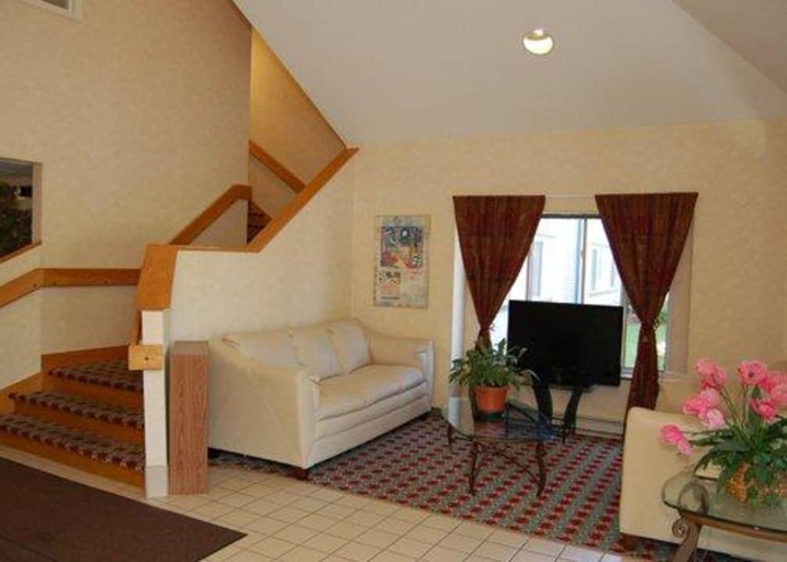 Public Area 2, Rodeway Inn Willington North, Tolland
