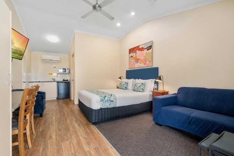 Bedroom 4, Caboolture Central Motor Inn, Caboolture - Central