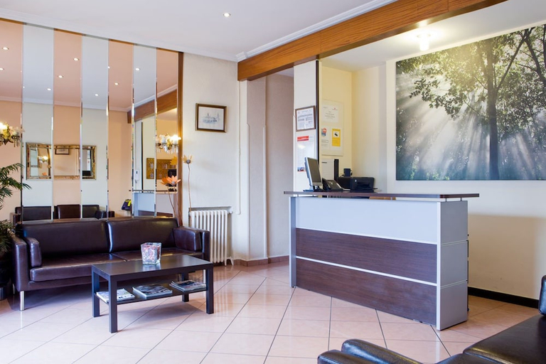 Public Area 3, Hostal América, Madrid