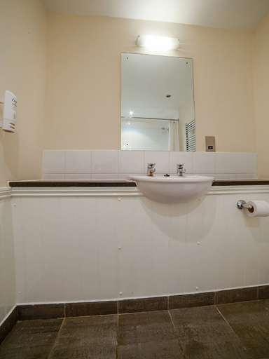 Bathroom 4, The Bridge House Hotel, Surrey