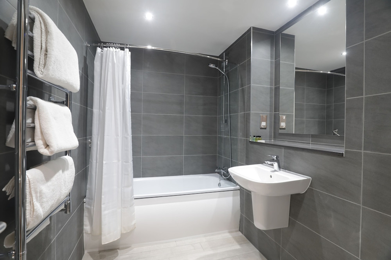 Bathroom 3, Isles Of Glencoe Hotel, Highland