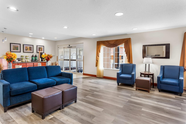 Public Area 3, Quality Inn Near Interstate I94, Berrien