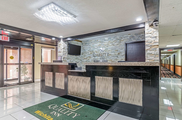 Public Area 2, Quality Inn South, Sedgwick