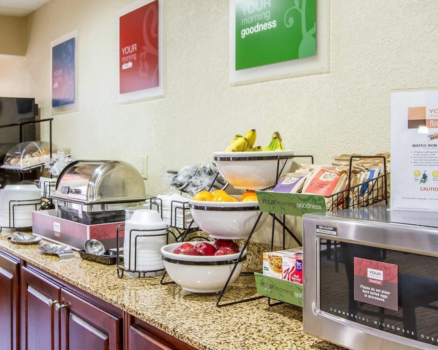 Food & Drinks 5, Comfort Inn Poplar Bluff North, Butler