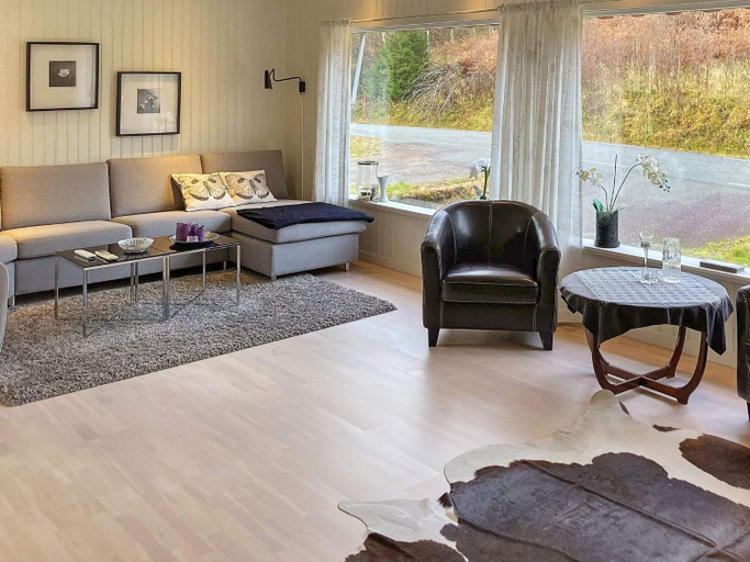 Others 5, person holiday home in Halsanaustan-By Traum, Halsa
