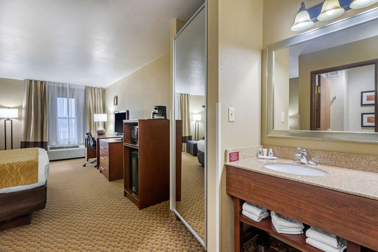 Others 5, Comfort Inn & Suites Springfield I-44, Greene