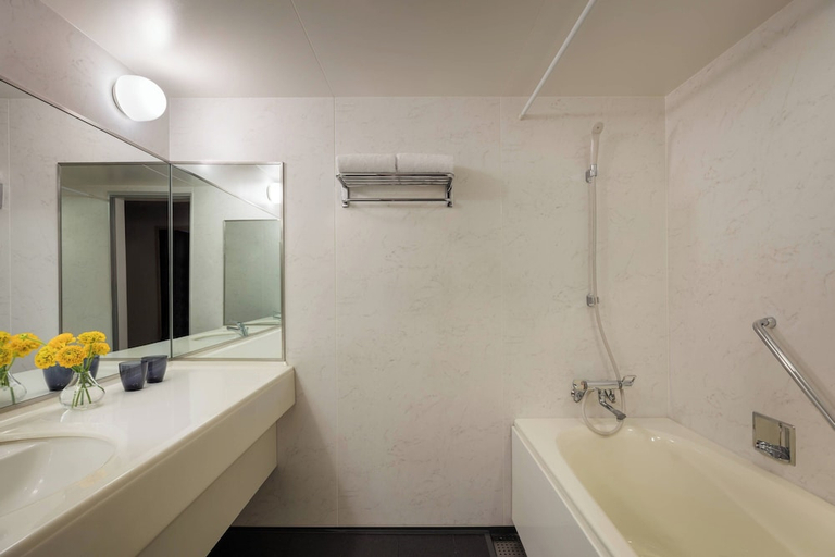 Bathroom 4, Courtyard by Marriott Hakuba, Hakuba