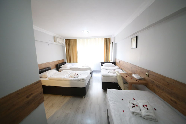 Bedroom 4, Otel Altay, Merkez