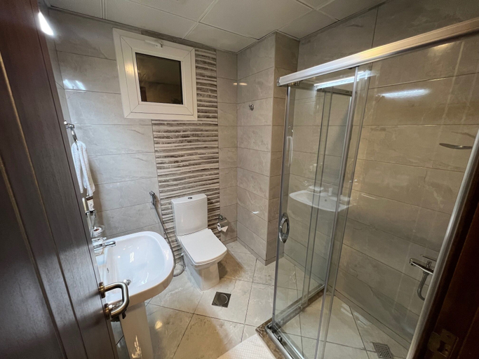 Bathroom, Terminal Inn Airport Hotel & Apartment, Doha