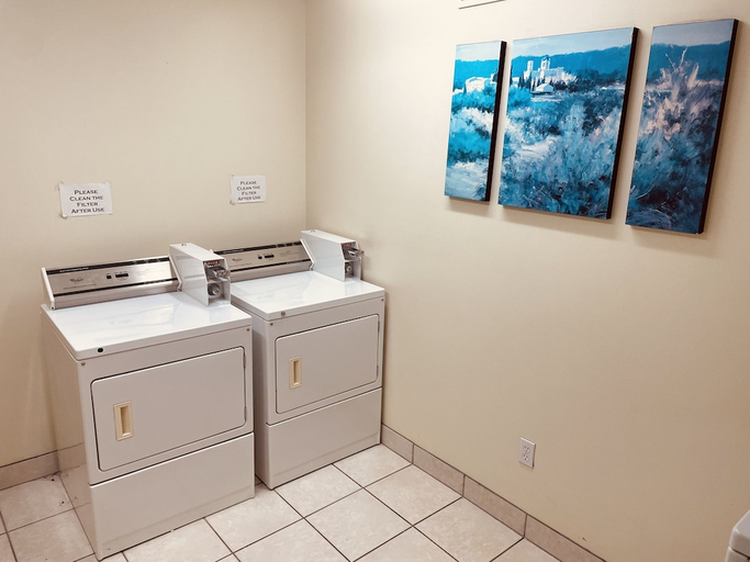 Bathroom 4, Aurora Park Inn & Suites, Peace River
