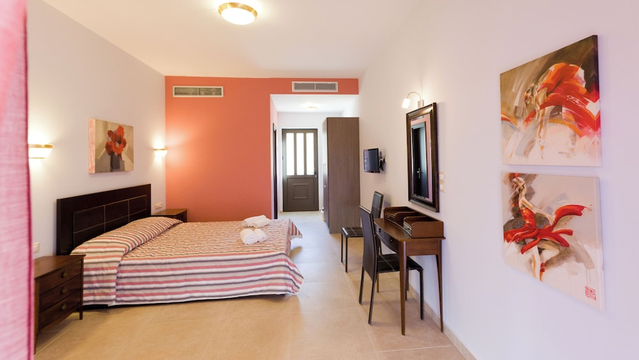 Bedroom 2, Aenaon Rooms, Peloponnese