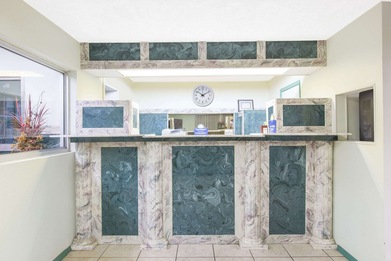Public Area, Days Inn by Wyndham West Point, Clay