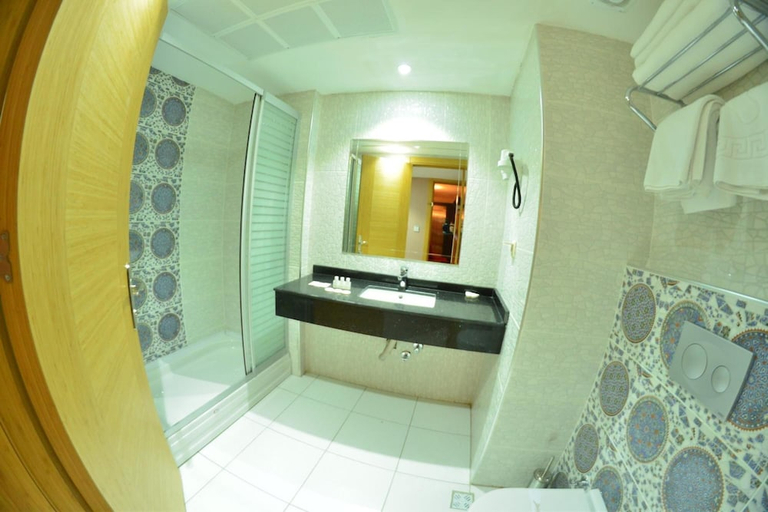 Bathroom 3, Bayazit Hotel, İskenderun