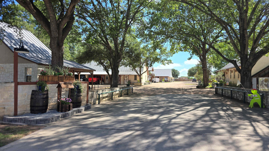 Miscellaneous 5, Luckenbach Gruene Cottages, Comal