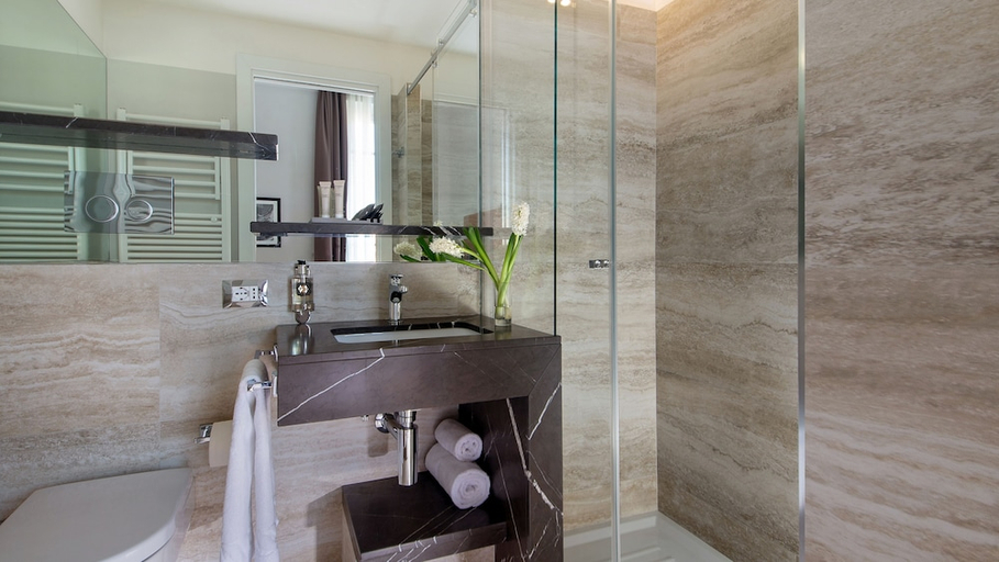 Bathroom 3, Princeps Boutique Hotel, Rome