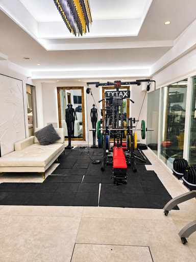 Others 5, UG Neubau City Wohnung (optional Pool+Gym+2tes Bad extra buchbar), München