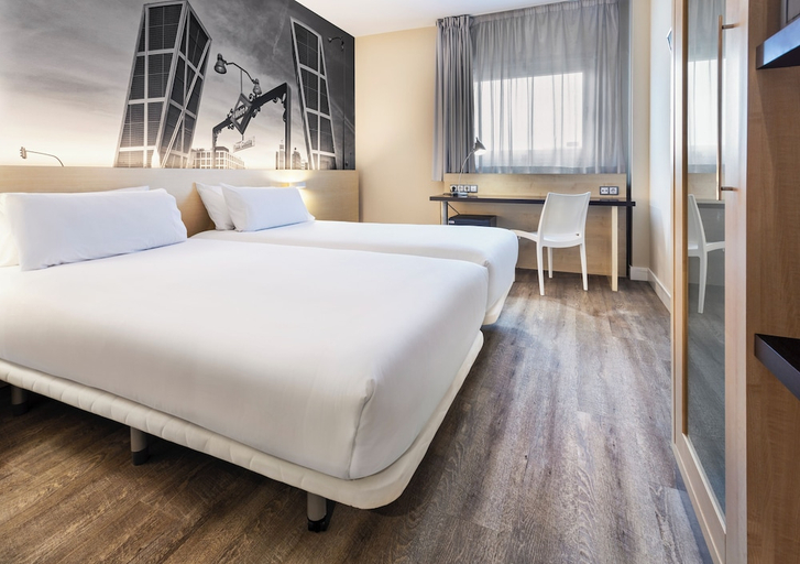 Bedroom 3, B&B Madrid Aeropuerto T1 T2 T3, Madrid