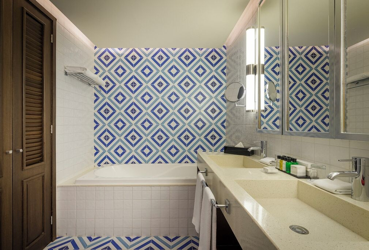 Bathroom 5, Ocean Riviera Paradise All Inclusive, Cozumel