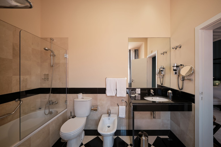 Bathroom 5, Palácio da Lousã Boutique Hotel, Lousã