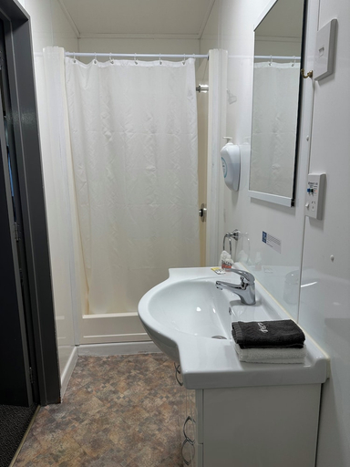 Bathroom 3, Franz Josef Top 10 Holiday Park, Westland