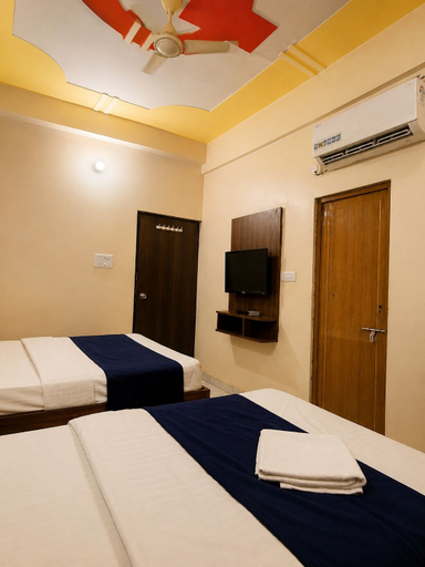 Room 4, Hotel Prabhu Sundaram Inn, Varanasi