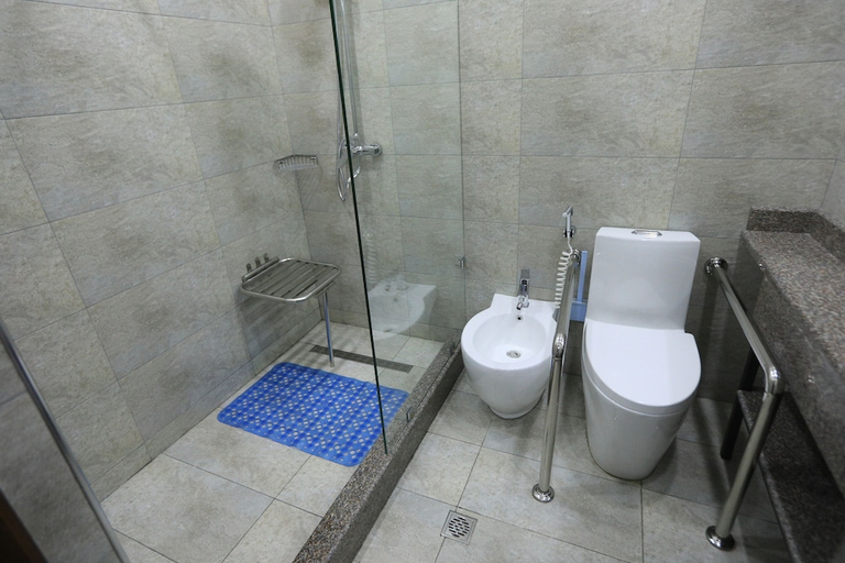Bathroom 3, Chinor Hotel, Andijon