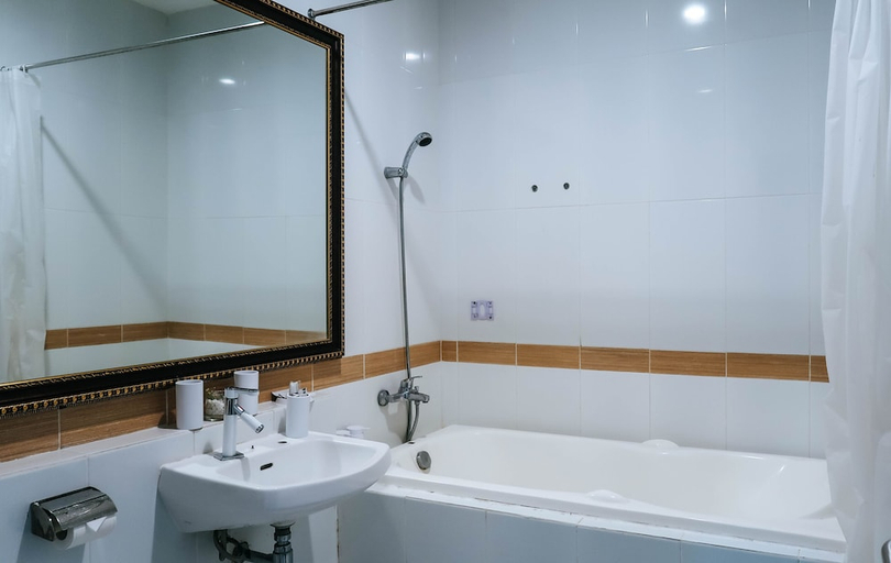 Bathroom, TC Damhil UNG, Gorontalo