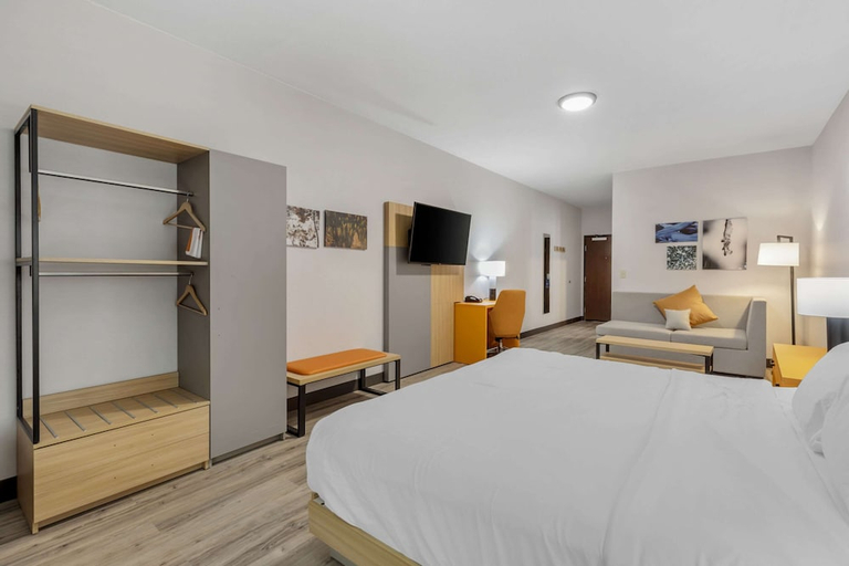 Bedroom 3, Comfort Suites Cheyenne, Laramie