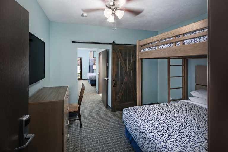 Bedroom 3, Bridges Bay Resort, Dickinson