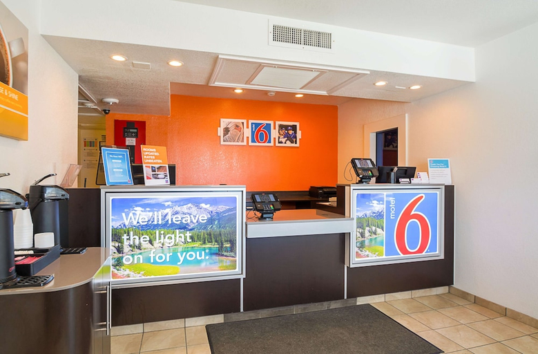 Public Area 2, Motel 6 Pueblo, CO - I-25, Pueblo