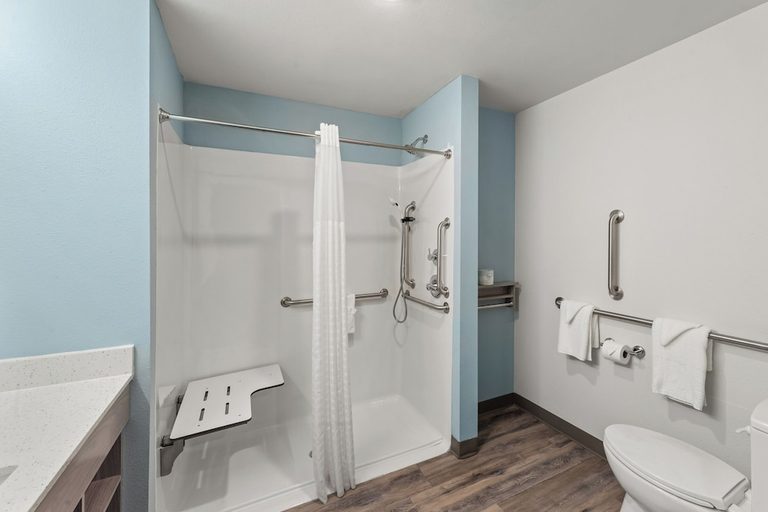 Bathroom 4, Woodspring Suites Jackson Pearl I-20, Rankin