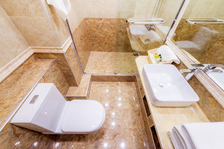 Bathroom 3, Reston Hotel & Spa, Ulan-Ude