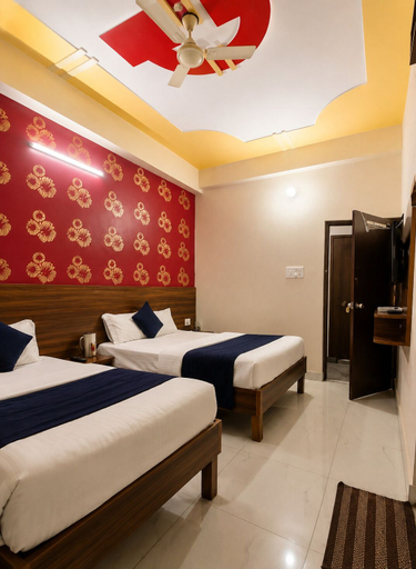 Room 5, Hotel Prabhu Sundaram Inn, Varanasi