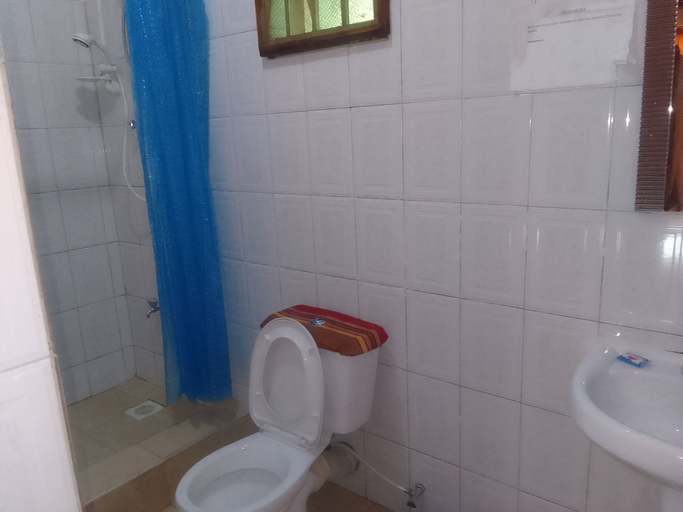 Bathroom 4, DREAM JET COTTAGES, Entebbe