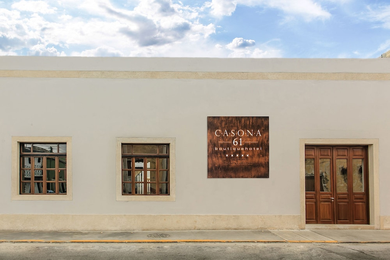 Exterior & Views